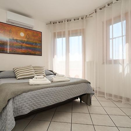 -Luminosa 5 Stars With Balcony- Wifi Netflix 15 Minutes From Duomo Apartment Milan Luaran gambar